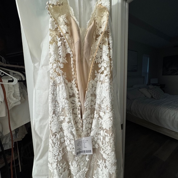 NEW WITH TAGS STELLA YORK BRIDAL 6933 - Size 18 - Picture 12 of 13